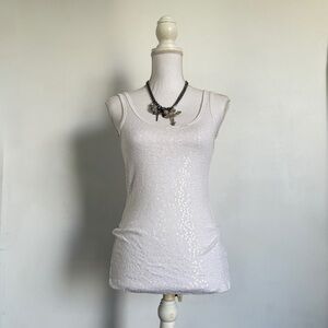White ribbed sequin tank top.
